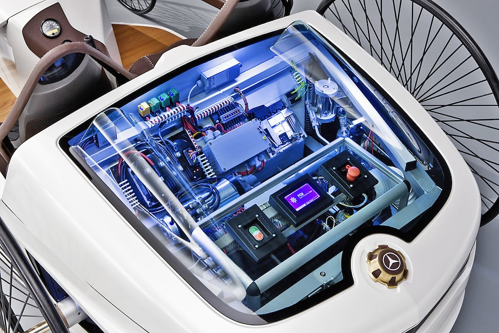 Mercedes FCell Roadster