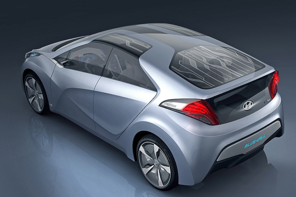 Hyundai HND-4 Concept Car Blue Will