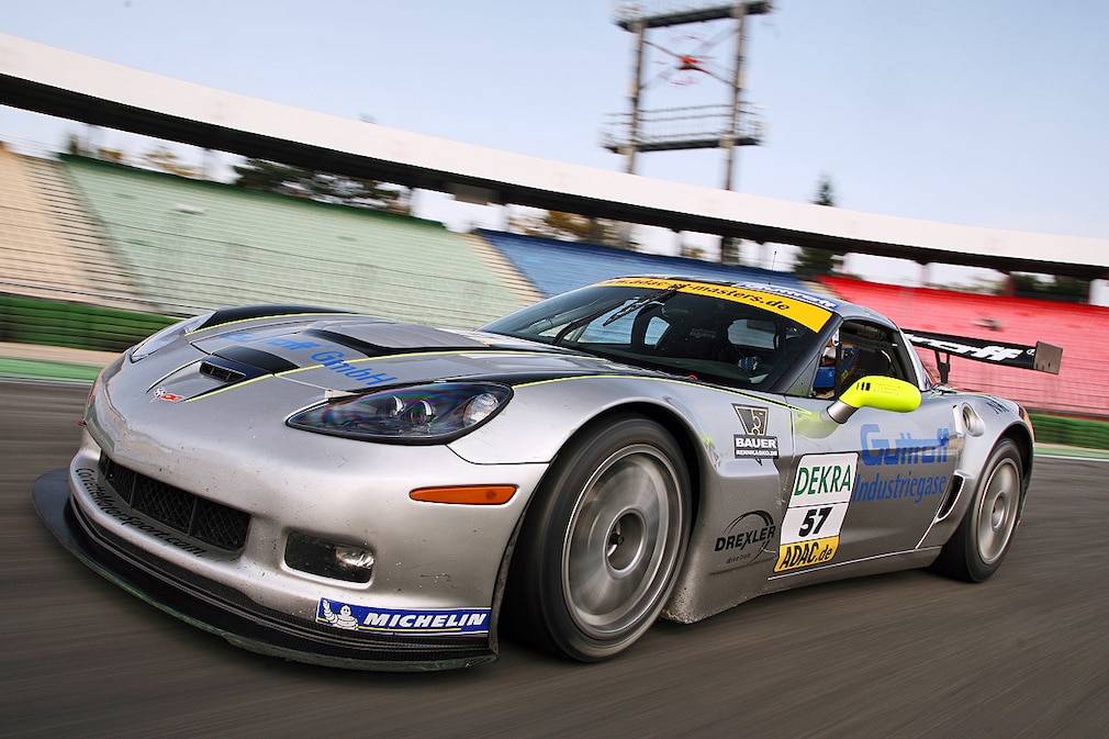 Tracktest Callaway Corvette Z06R GT3