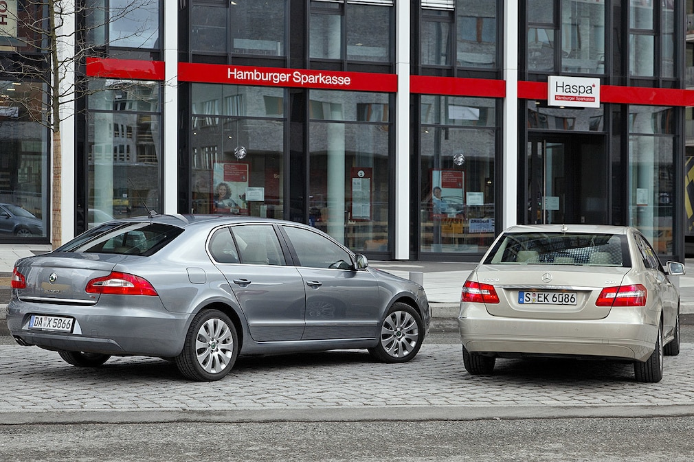 Mercedes E-Klasse E 220 CDI Blue Efficiency Skoda Superb 2.0 TDI