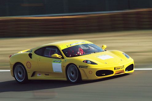 Renn-Feeling für 208.220 Euro: Die 490 PS reichen tatsächlich aus, um aus dem F430 ein ernsthaftes Rennauto zu machen.