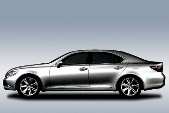 Heckradar im Lexus LS