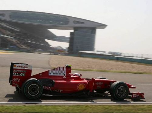 Kimi Räikkönen ließ auf gebrauchten Reifen sogar Gegner hinter sich