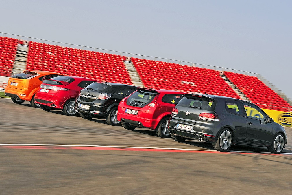 Ford Focus ST Honda Civic Type-R Opel Astra GTC 2.0 Turbo Volvo C30 T5 VW Golf GTI