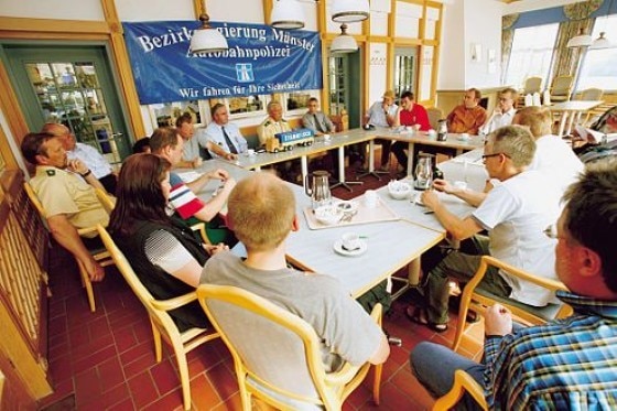 Als Autofahrer beim Trucker-Stammtisch