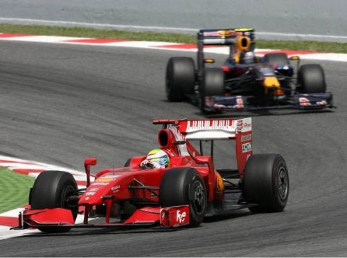 Felipe Massa vor Sebastian Vettel: Ein Bild, das über 60 Runden lang wehrte