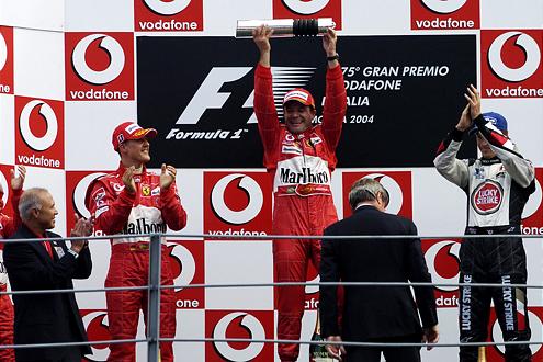 Da war er ganz oben: Barrichello vor Schumi und Button (GP in Monza 2004).