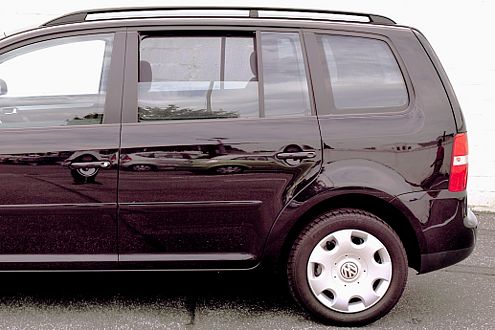 Praktisches Einhängesystem: Schneller Sonnenschutz aus Stoff.