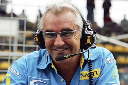 Mit gezielt gestreuten Gerüchten vebreitet Flavio Briatore Unsicherheit. Bleibt Alonso? Kommt Räikkönen?