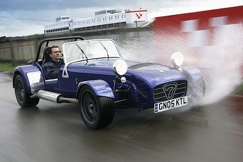 Selber mal im Caterham durch die Gegend brezeln? www.hoffmann-rink.de – da gibt es weitere Infos.