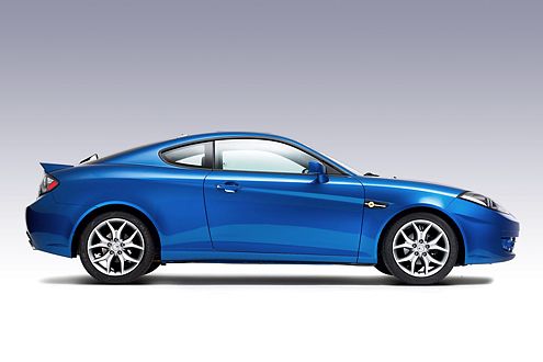 In der 2007er Version des Hyundai Coupé wurde auf die seitlichen Kiemen verzichtet. Neu: der Heckspoiler.