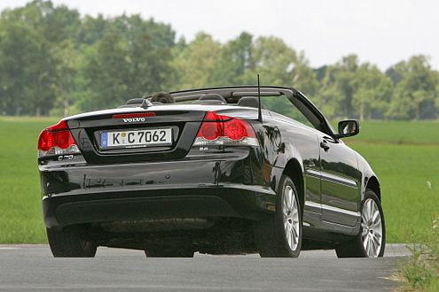 Ob offen oder geschlossen: Der schlanke C70 macht eine gute Figur.