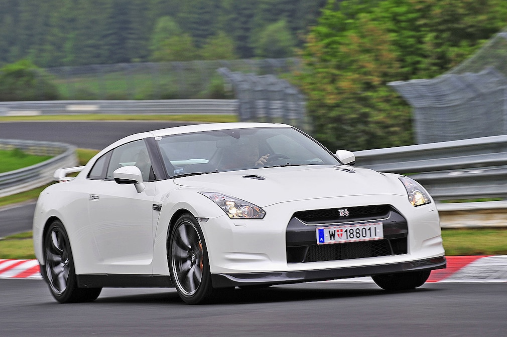 Nissan GT-R