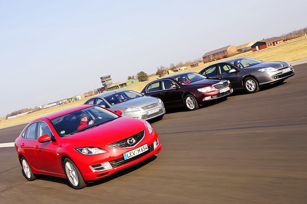 Mazda6 Sport 2.2 MZR-CD Ford Mondeo 2.0 TDCi Skoda Superb 1.9 TDI Renault Laguna 1.5 dCi