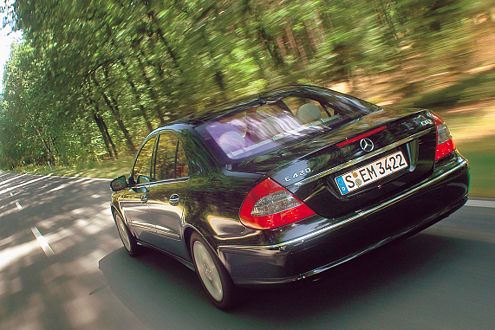 Der E 420 CDI ist eine einzige Machtdemonstration. Zum Preis von 62.176 Euro.