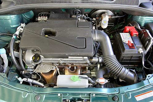 Dröhnt nicht und zieht ordentlich: der Suzuki-Motor im Fiat.