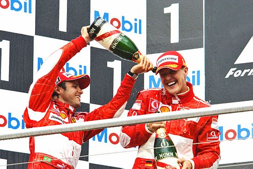 Glückliche Ferraristi Massa und Schumacher nach dem Doppelsieg in Hockenheim.