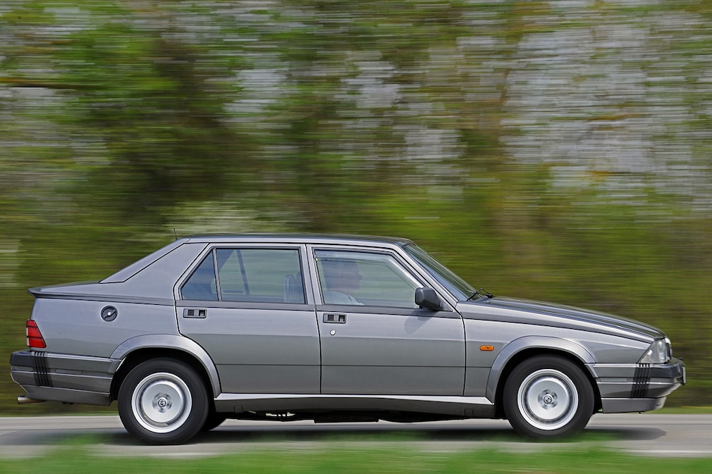 Alfa Romeo 75 Turbo
