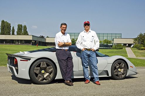 Stolz: Pininfarina und Glickenhaus vor dem noch unlackierten Enzo.