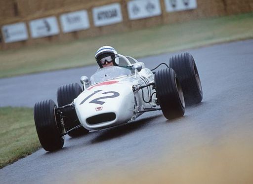 John Surtees hat die Fans mit seinen ehemaligen Autos schon oft begeistert