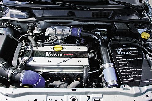 Aktuell sind's 243 PS; die Vmax-Anlage macht aber bis zu 400 möglich.