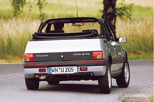 Peugeot 205 CTI: viersitziges Bügelcabrio mit robustem Motor.