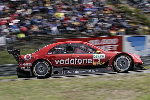 Noch führt Bernd Schneider die DTM-Tabelle an. Doch sein Vorsprung auf Spengler und Kristensen schrumpft.