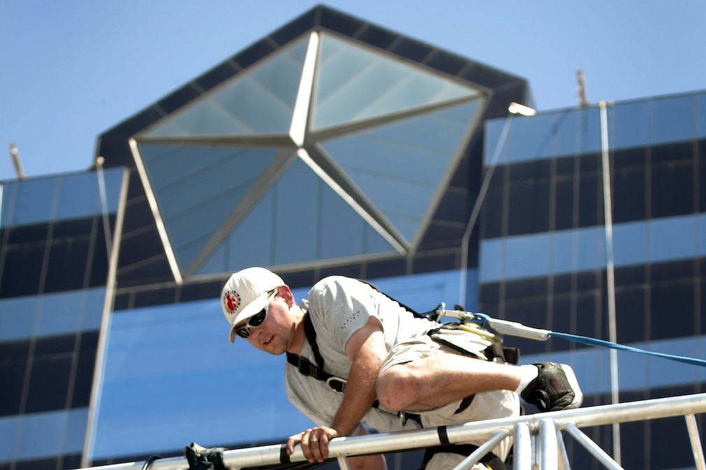Arbeiter am Chrysler-Hauptquartier