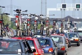 Autos mit Fahrradträgern