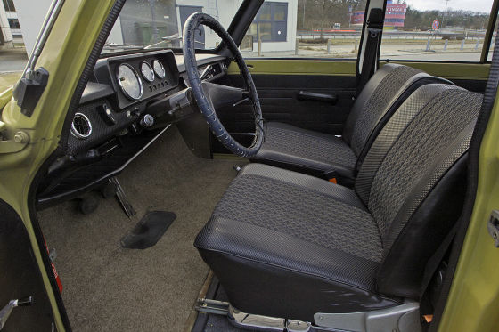 VW Golf gegen Wartburg 353