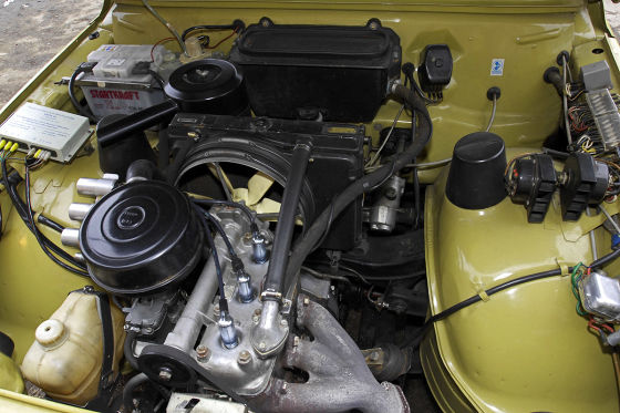 VW Golf gegen Wartburg 353