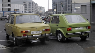 VW Golf gegen Wartburg 353