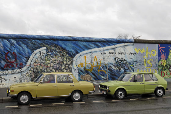 VW Golf gegen Wartburg 353