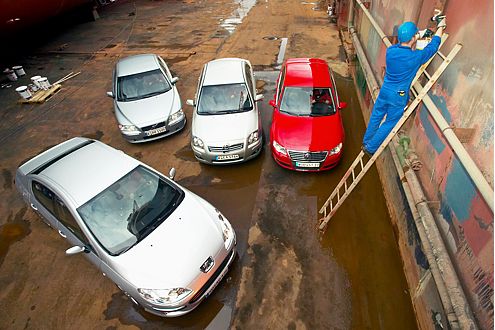 Der feuerrote Passat sticht hervor – und gewinnt souverän.