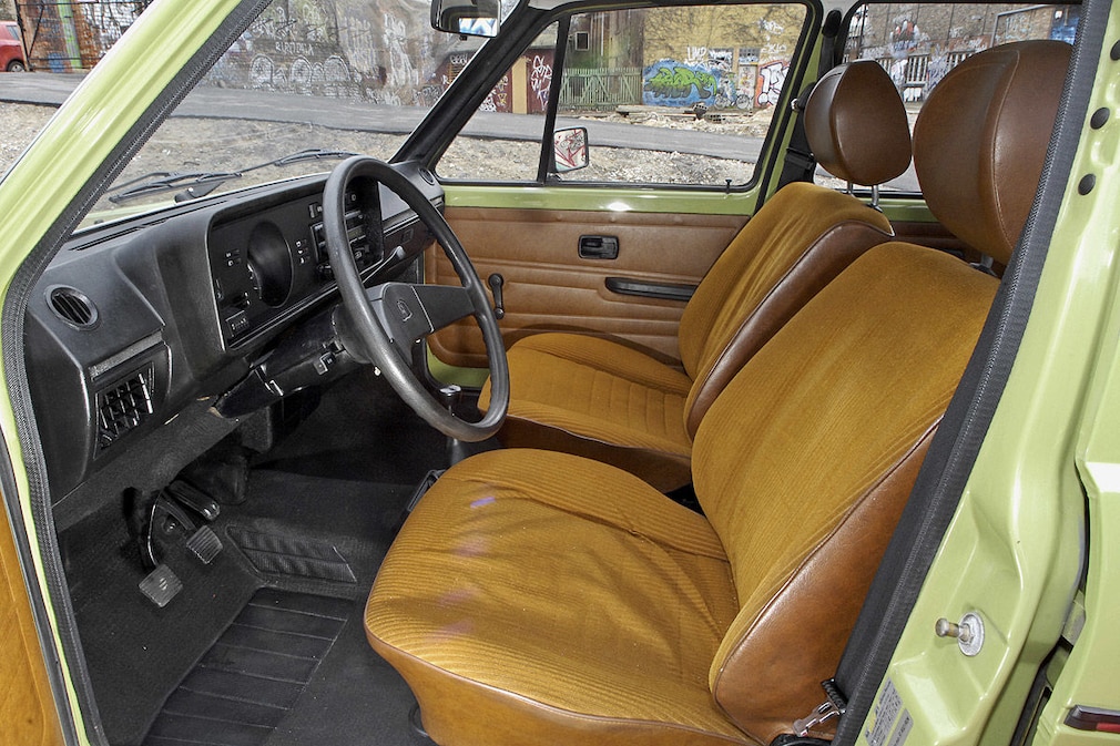 VW Golf gegen Wartburg 353