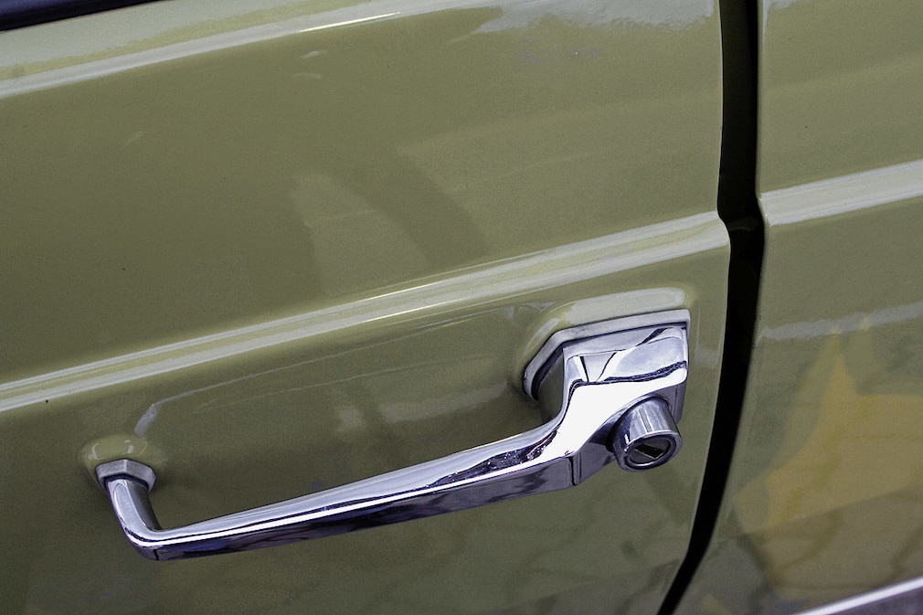 VW Golf gegen Wartburg 353