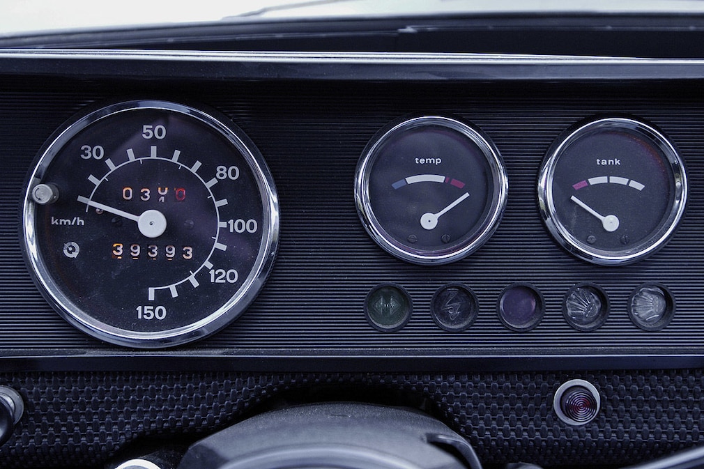 VW Golf gegen Wartburg 353