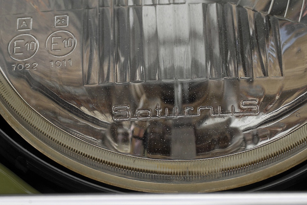 VW Golf gegen Wartburg 353