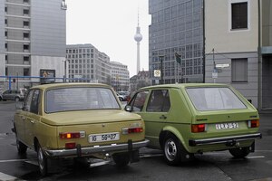 VW Golf gegen Wartburg 353