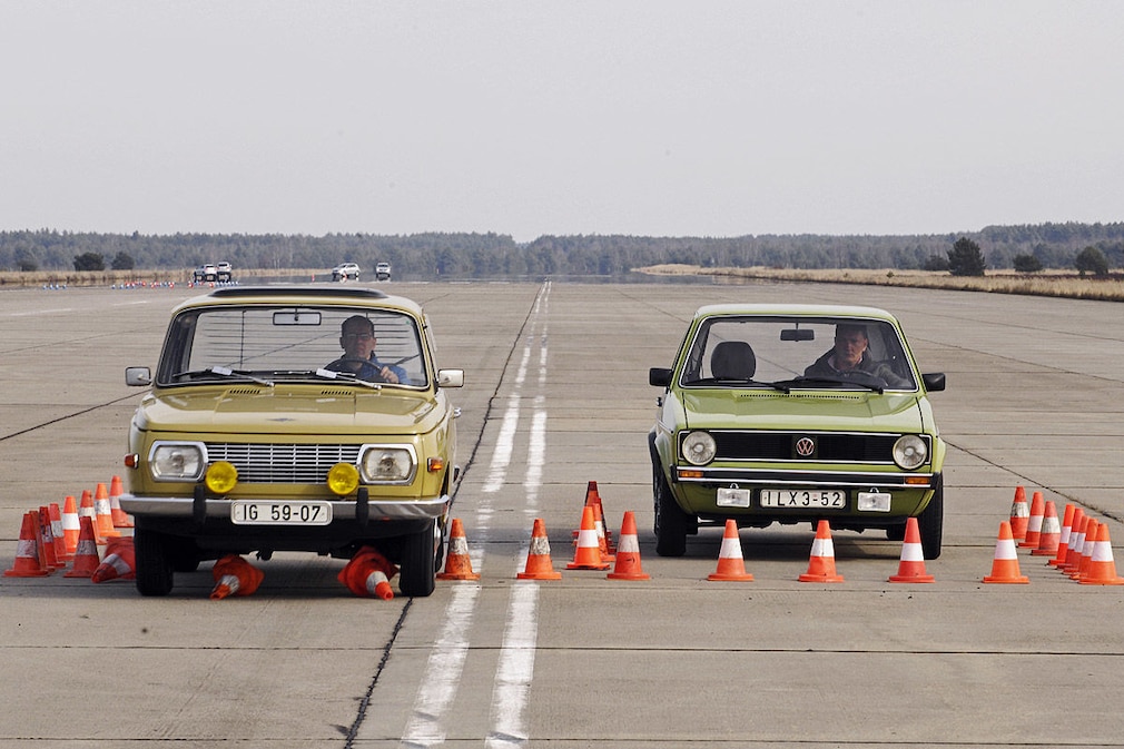 VW Golf gegen Wartburg 353