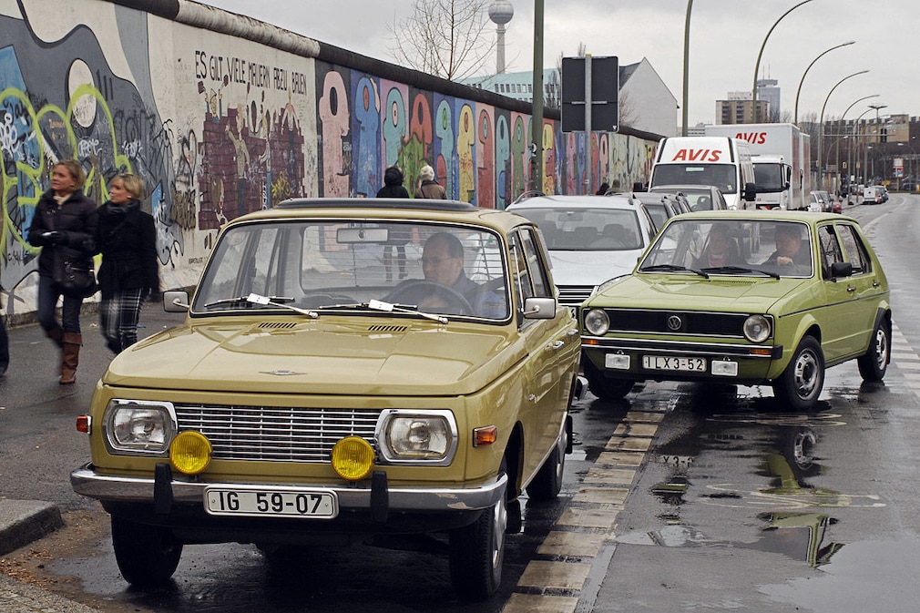 VW Golf gegen Wartburg 353