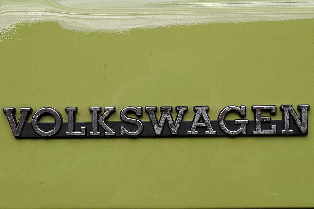 VW Golf gegen Wartburg 353