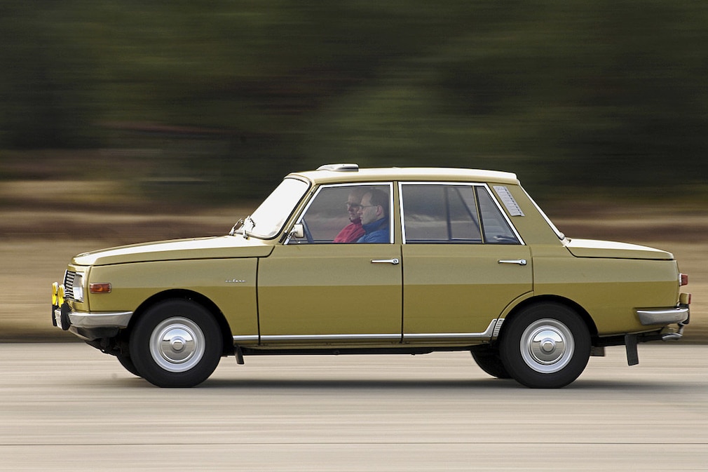 VW Golf gegen Wartburg 353