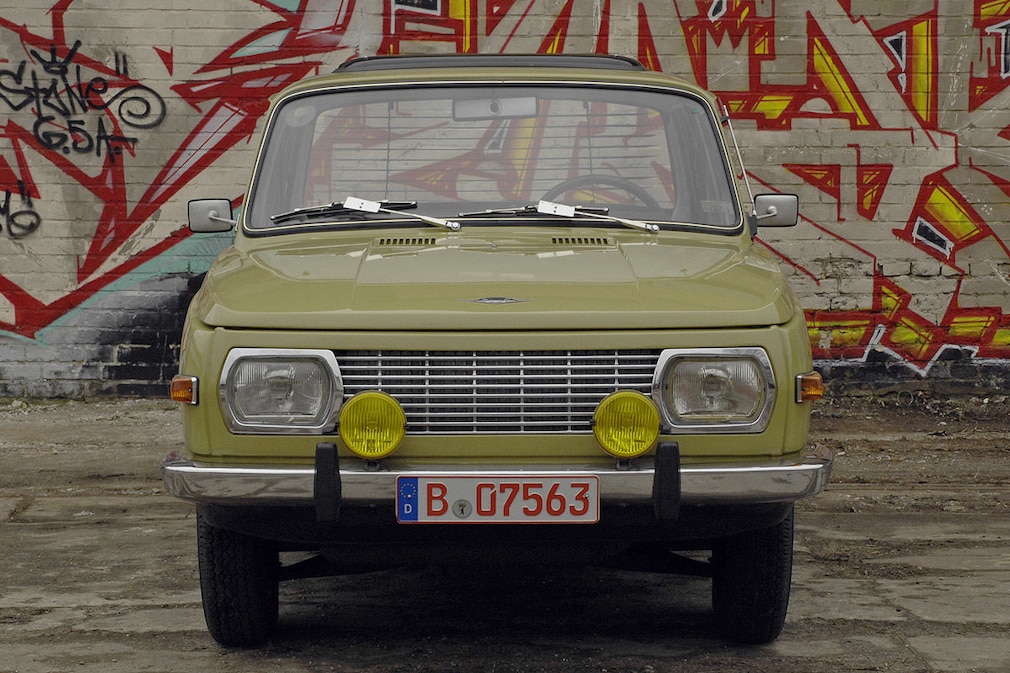 VW Golf gegen Wartburg 353