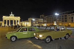 VW Golf gegen Wartburg 353