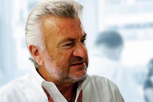 Schumi-Manager Willi Weber fordert, dass sich Alonso entschuldigt.