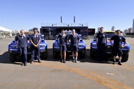 Die Teams der Wolfsburger Touareg-Truppe: Nasser Al-Attiyah/Timo Gottschalk, Carlos Sainz/Lucas Crus Senra und Mauricio Neves/Eduardo Bampi (von links nach rechts)
