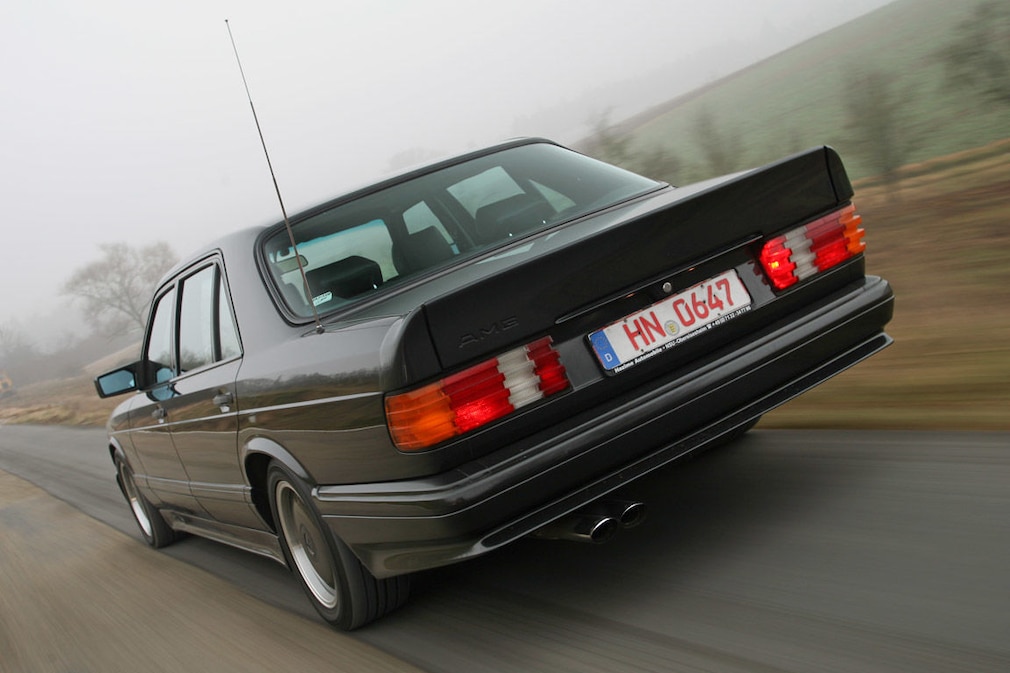 Mercedes-Benz 560 SEL 6.0 AMG