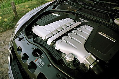 Mit der Kraft einer Turbine: Sechsliter-Zwölfzylinder mit 560 PS.