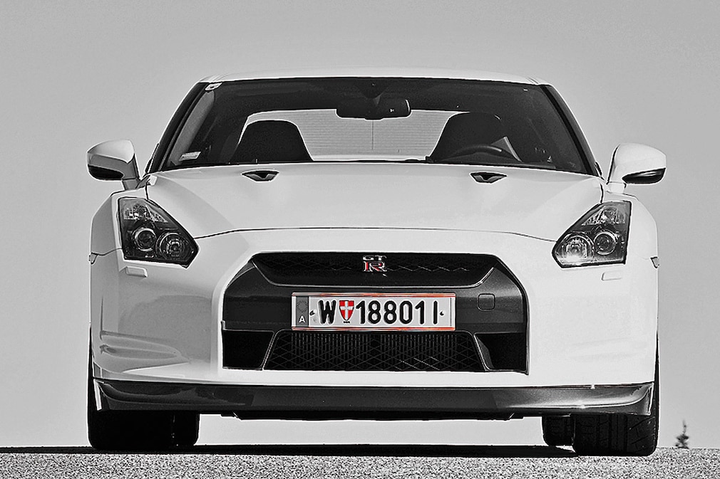 Nissan GT-R